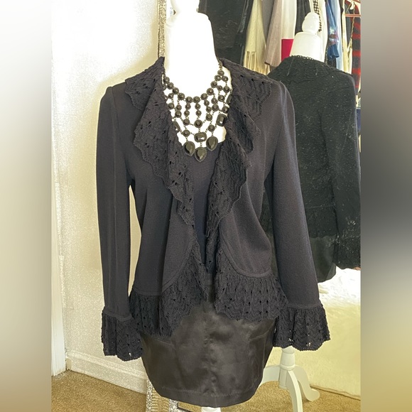 ST. JOHN 💯 Authentic - Picture 3 of 6